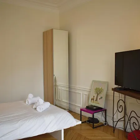Parc Monceau Apartment Paris