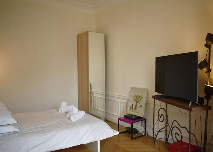 Parc Monceau Апартаменты Париж